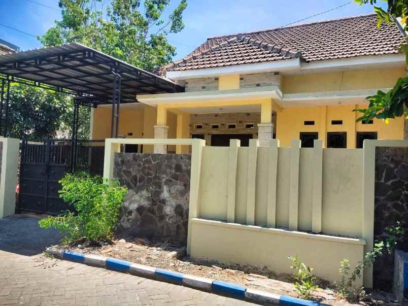 rumah siap huni di kebraon wiyung