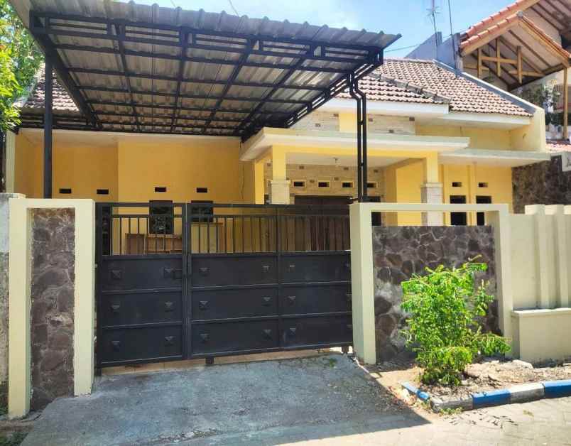 rumah siap huni di kebraon wiyung