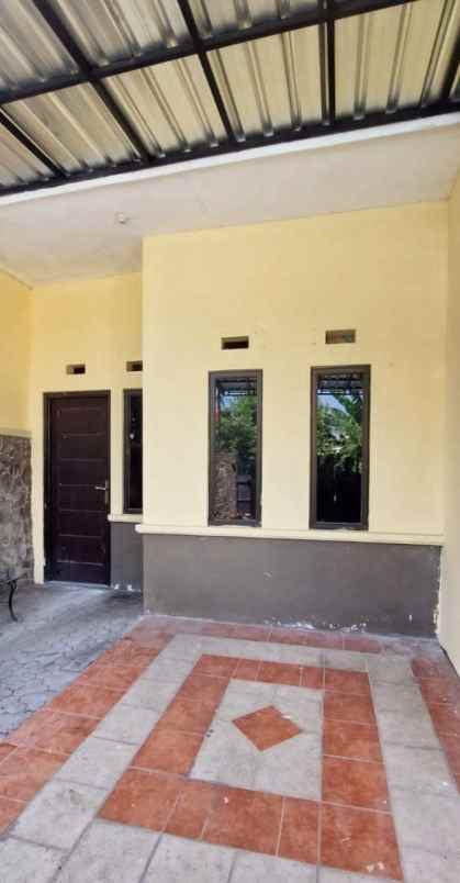 rumah siap huni di kebraon wiyung