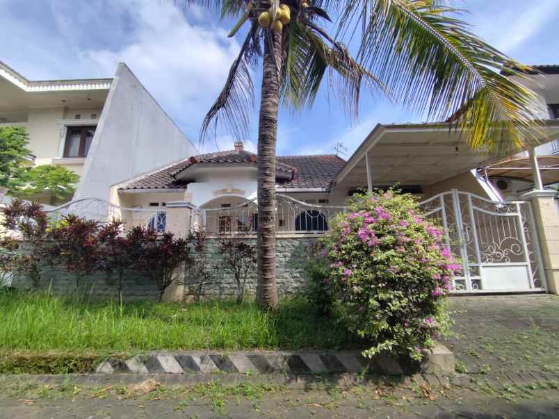 rumah siap huni lokasi di araya kota malang