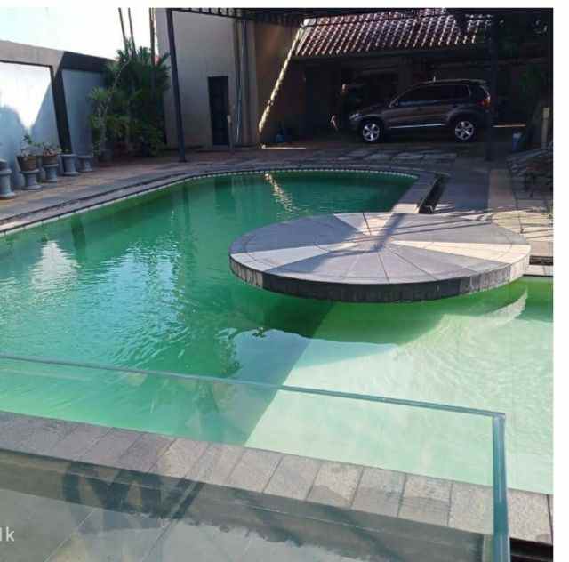 rumah swimming pool tanah garasi luas ciracas