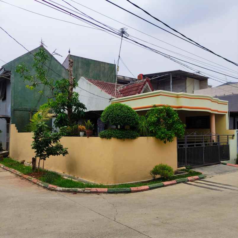 rumah terawat di mutiara gading timur kota bekasi