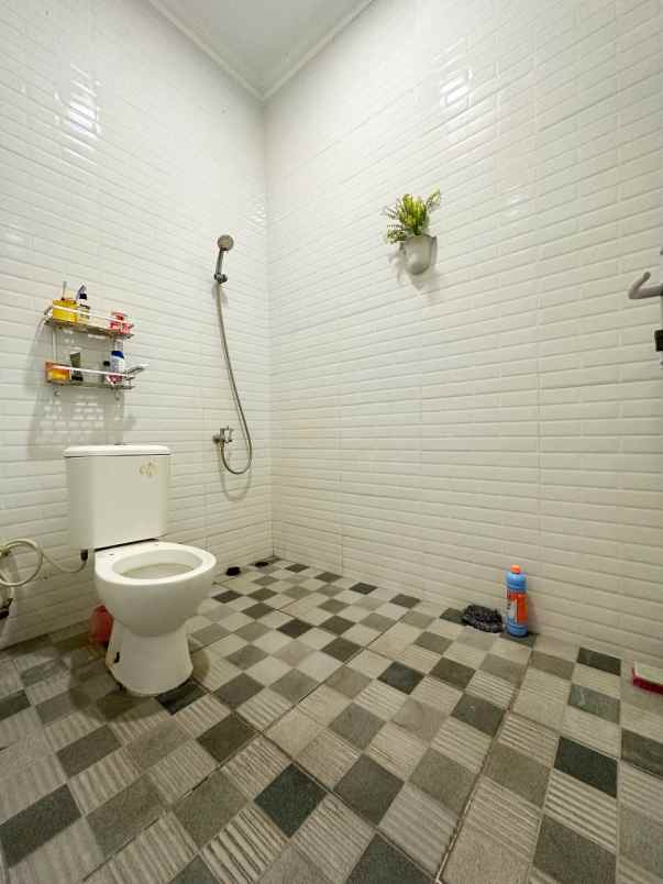 sale rumah 2nd 2lt cluster bambu apus jakarta timur