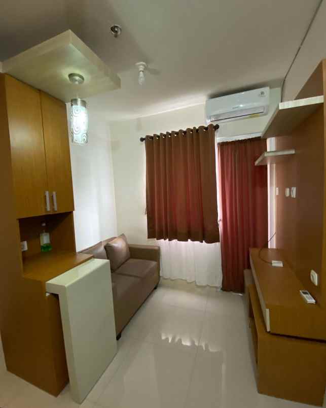 sewa apartemen 2 kamar furnish di green pramuka city