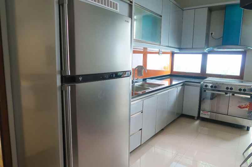 sewa townhouse dekat citos jakarta selatan