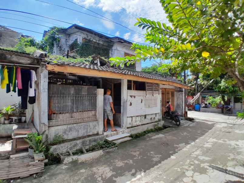 tanah bonus rumah rusak posisi hook dekat pasar rau