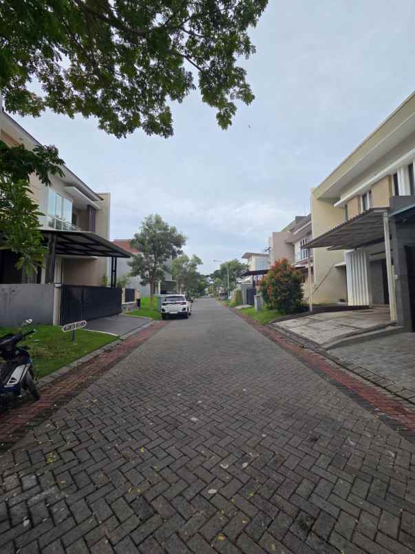 tanah palm beach pakuwon city