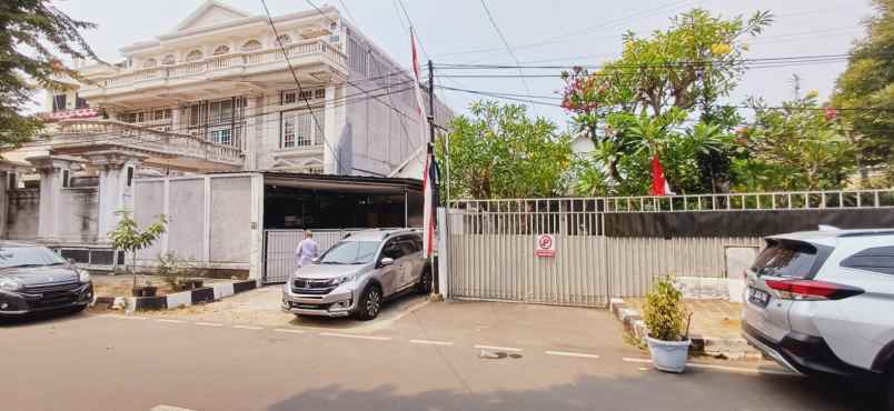 turun harga rumah kompleks elit strategis