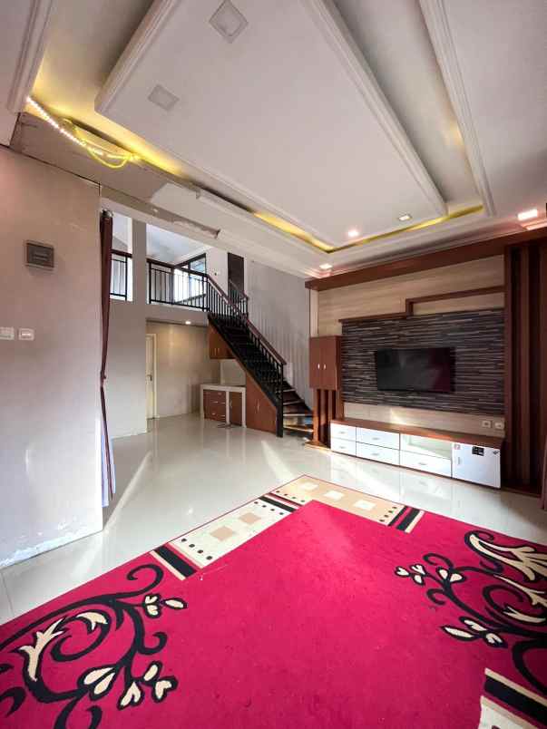 villa stadebar cisarua puncak