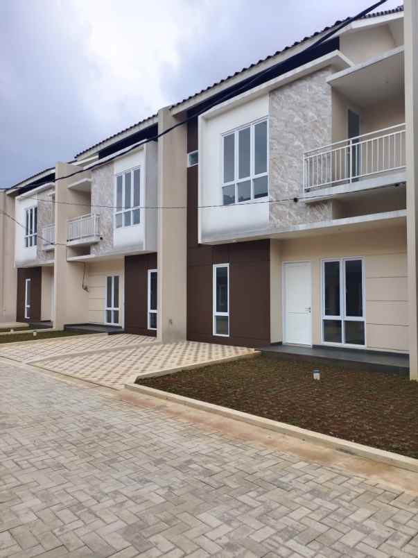 1 unit rumah di the socotra townhouse cipadu jaya