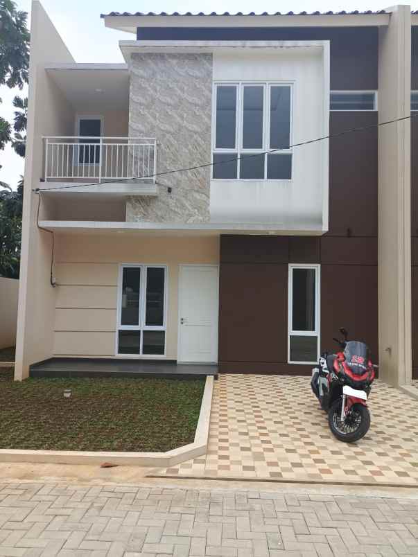 1 unit rumah di the socotra townhouse cipadu jaya