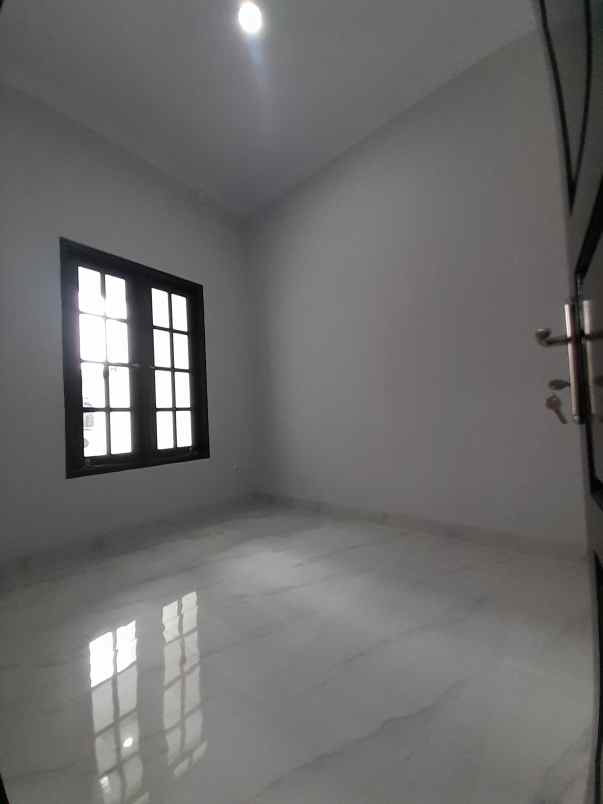 2 lantai single house at jagakarsa jaksel siap huni