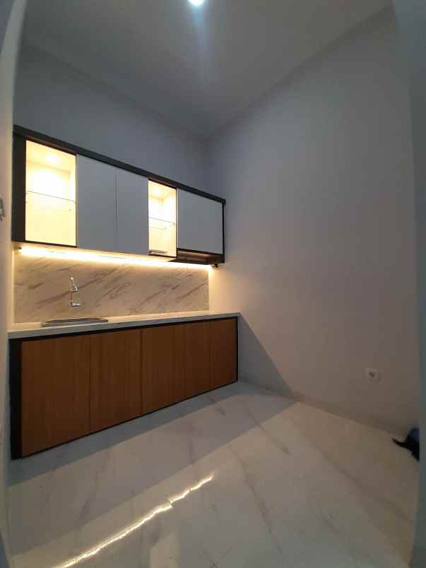 2 lantai single house at jagakarsa jaksel siap huni