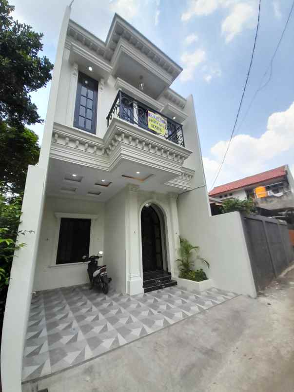 2 lantai single house at jagakarsa jaksel siap huni