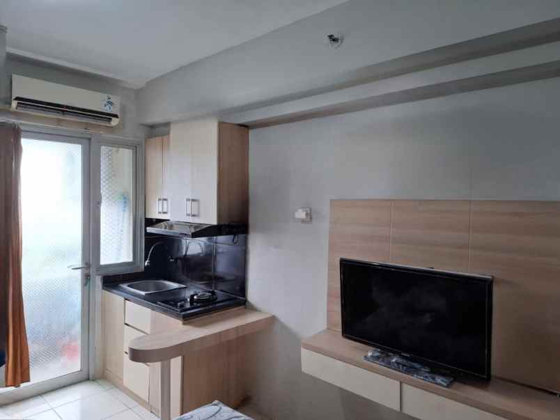 apartemen educity stanford lantai 1110 furnish