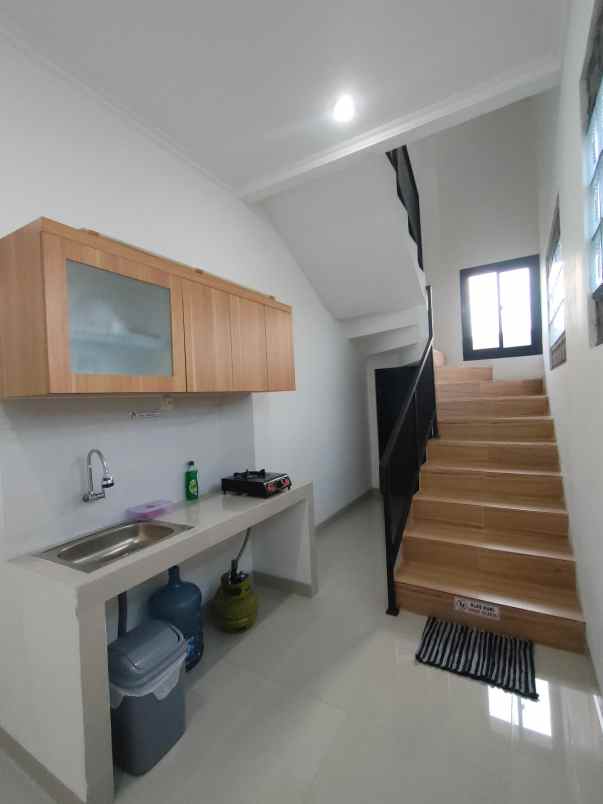 apartemen kost ui depok 3 lt 10 kamar shm