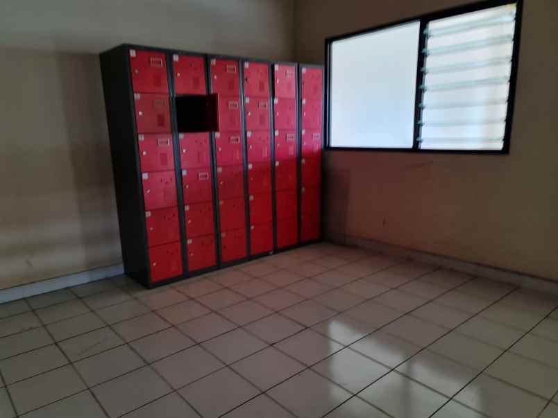 bangunan 3 lantai ex pabrik