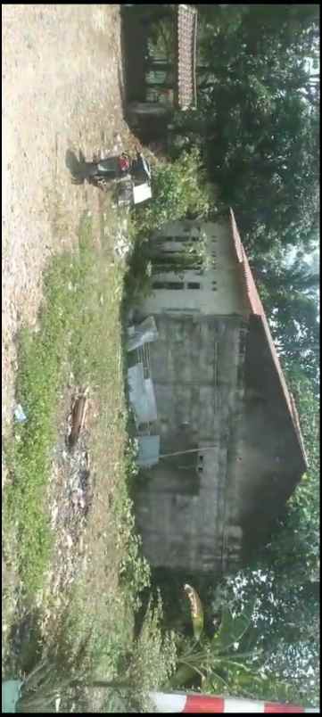 di tanah bangunan lokasi pinggir setu cikaret