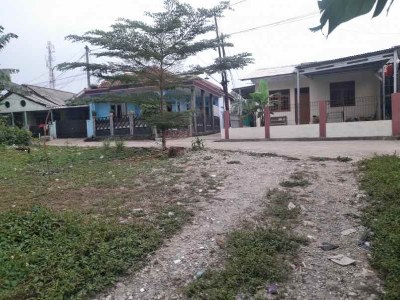 di tanah bangunan lokasi pinggir setu cikaret