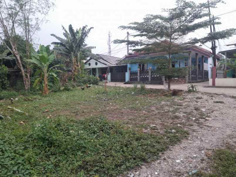 di tanah bangunan lokasi pinggir setu cikaret