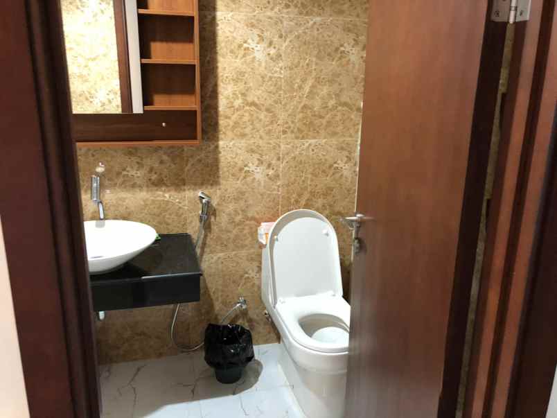 dijual apartemen grand sungkono lagoon