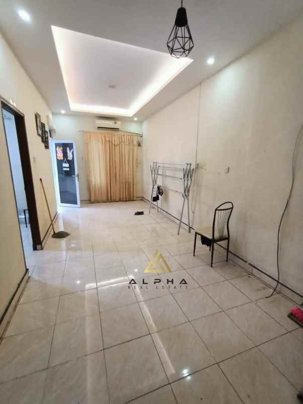 dijual cepat rumah 1 5 lantai di taman kota baloi