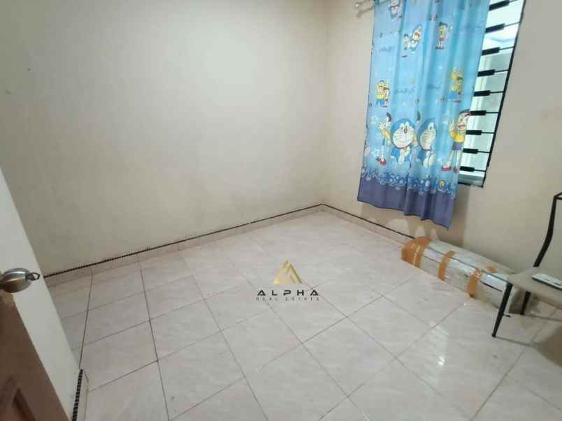 dijual cepat rumah 1 5 lantai di taman kota baloi