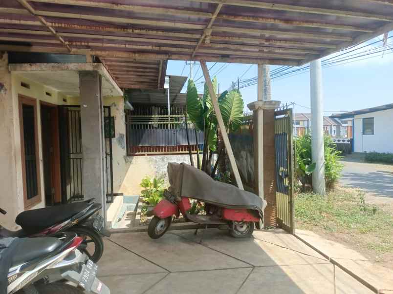 dijual cepat rumah dekat gor ken arok ada kios usaha