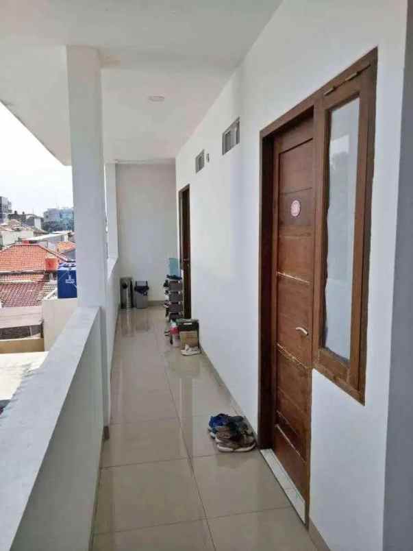 dijual kost jl mampang prapatan duren