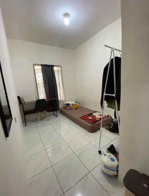 dijual kost nyengseret
