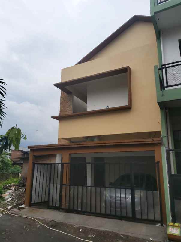 dijual kost tlogomas