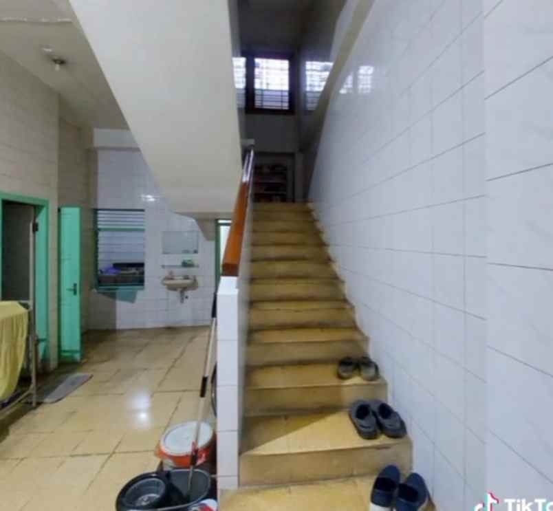 dijual ruko 3 lantai di jl mojopahit mojokerto