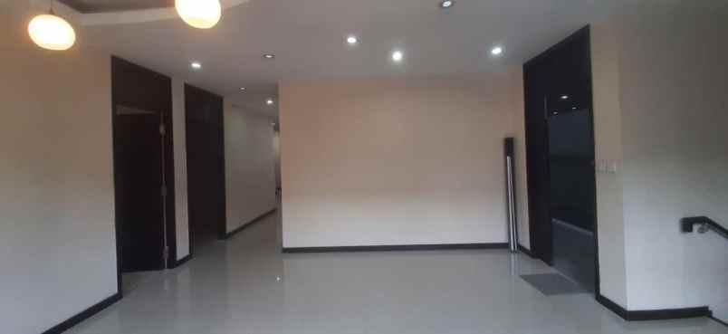 dijual ruko gudang kantor wolter mongsidi 77