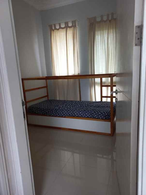 dijual rumah 2 lantai di laverde serpong park