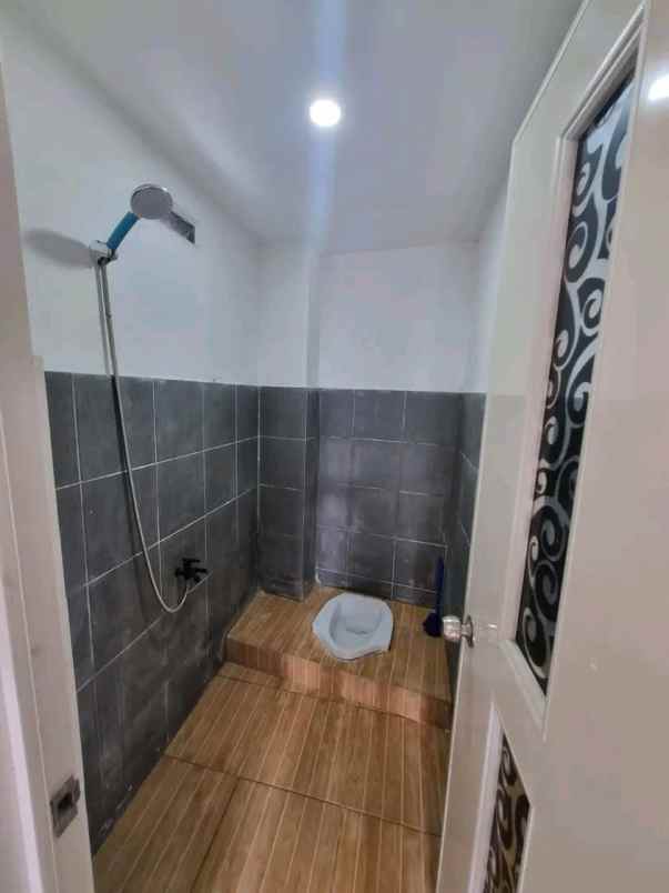 dijual rumah 950 meter ke upn