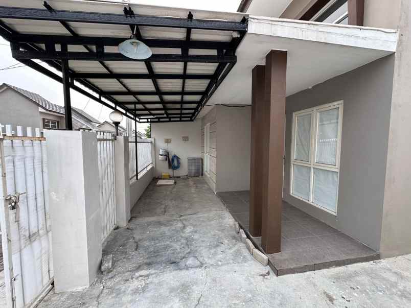 dijual rumah alana cemandi