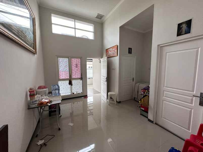 dijual rumah alana cemandi