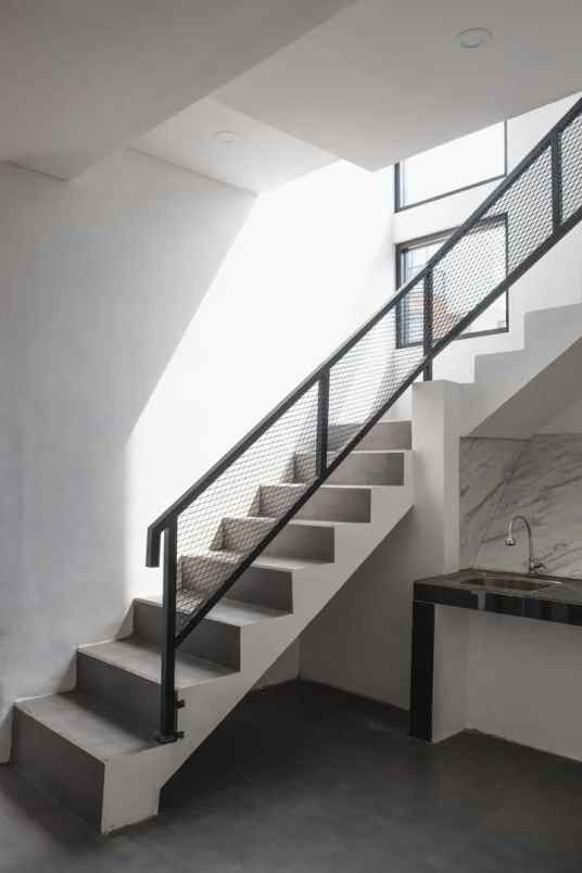 dijual rumah antapani