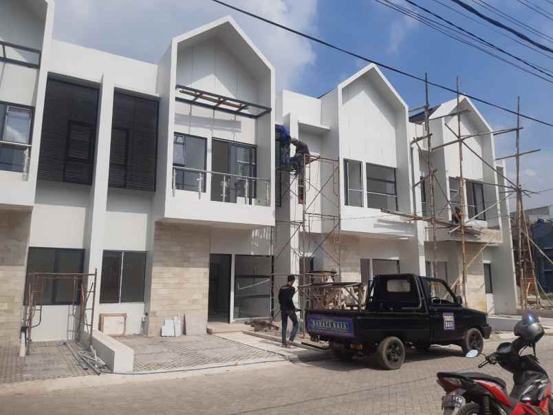 dijual rumah arcamanik