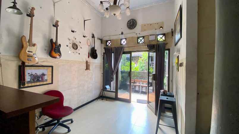 dijual rumah area strategis jambangan