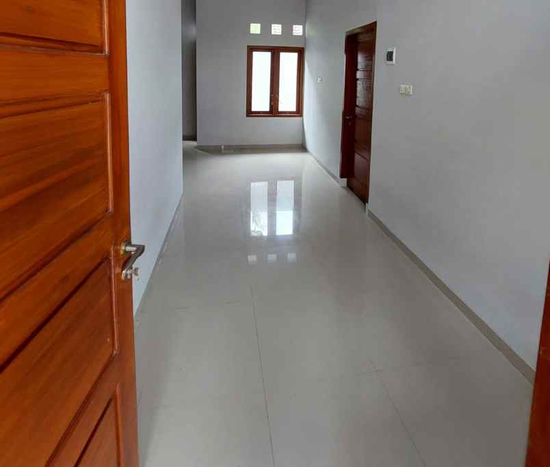 dijual rumah argosari sedayu