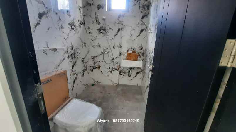 dijual rumah babatan pantai