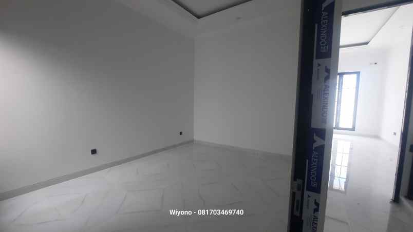 dijual rumah babatan pantai