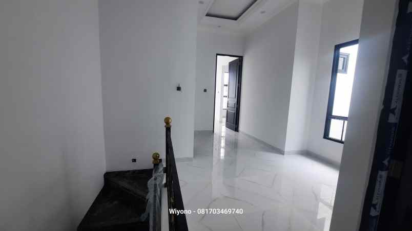 dijual rumah babatan pantai