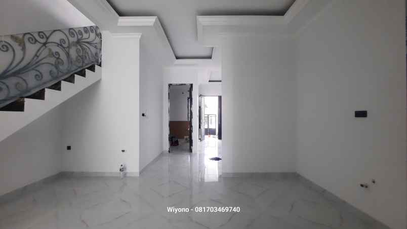 dijual rumah babatan pantai