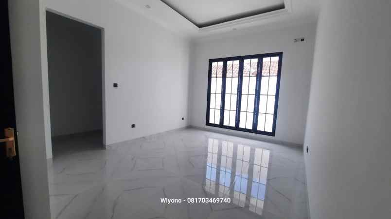 dijual rumah babatan pantai