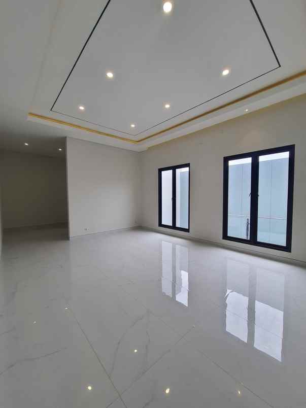 dijual rumah baru citraland cluster fullerton surabaya