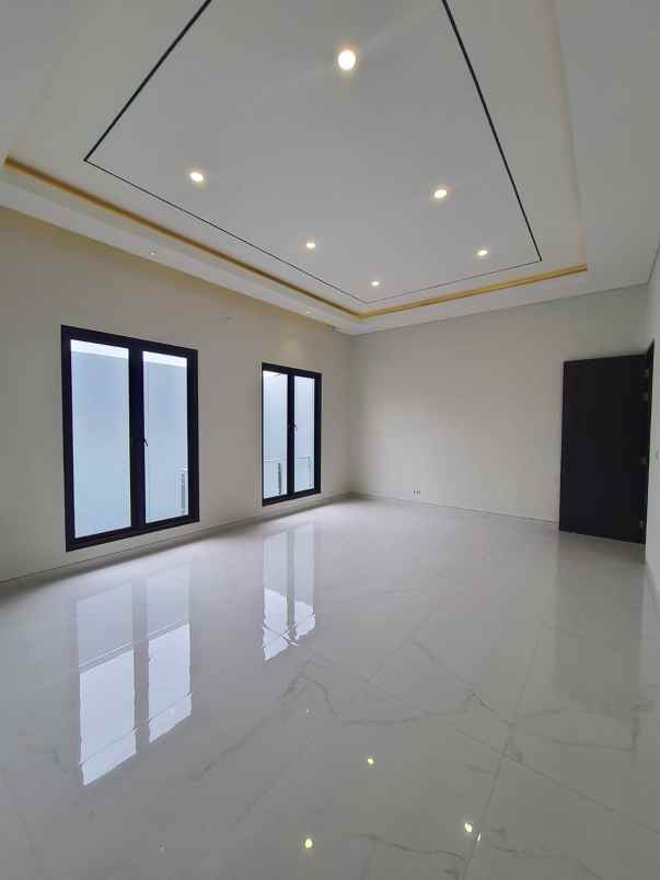 dijual rumah baru citraland cluster fullerton surabaya