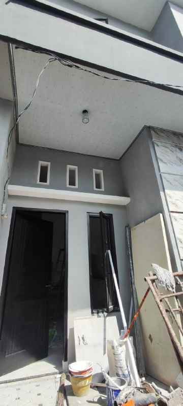 dijual rumah baru rumah 2 lantai gress ploso kalijudan