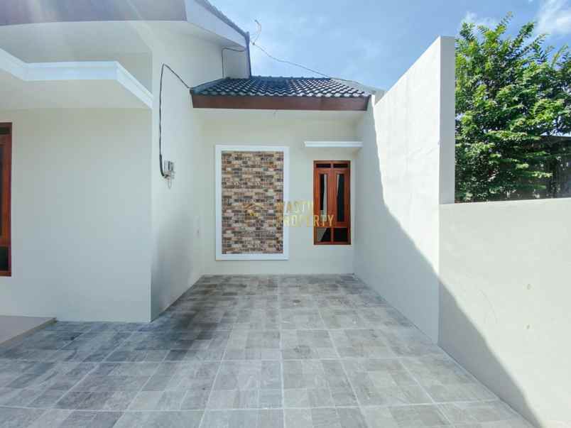 dijual rumah baturetno